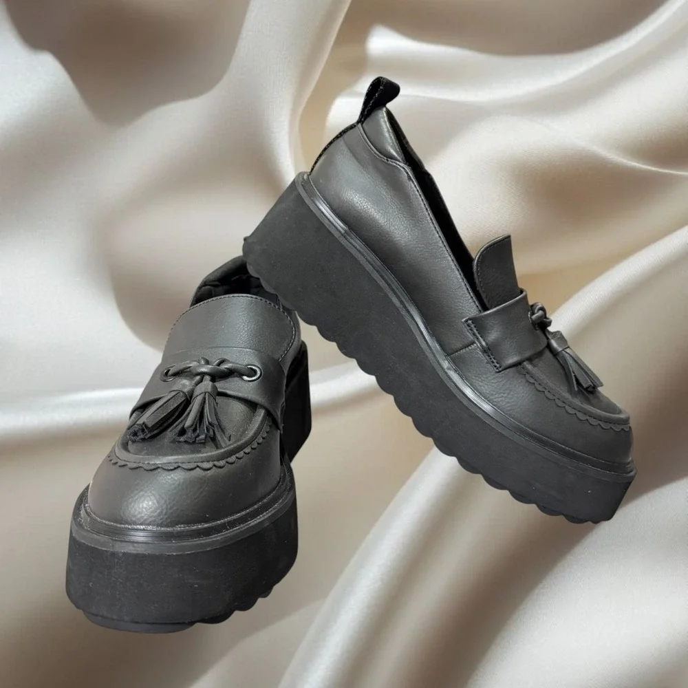 Rocket Dog Black Platform Loafers Womens Size 9 Vegan Chunky Tassel Goth Preppy